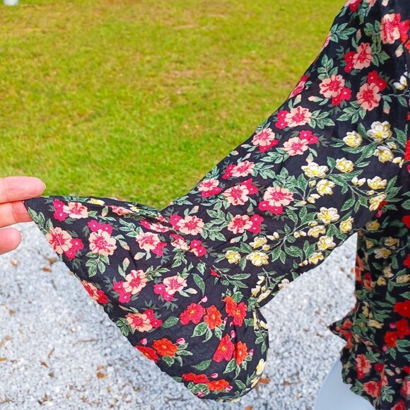 Floral Black Multicolor Cropped Blouse By Patrons Of Peace V-Neck Button Front B - Picture 2 of 7